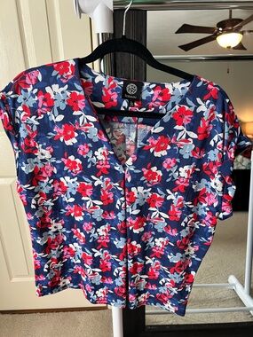 bobeau Navy Floral V-Neck Blouse with Red and Light Blue Flowers Sz L